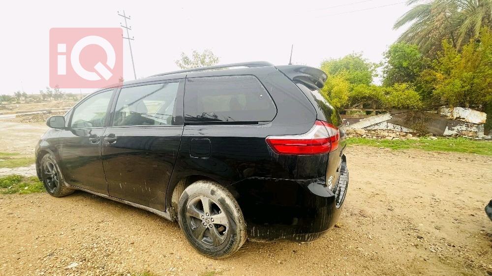 تويوتا سيينا